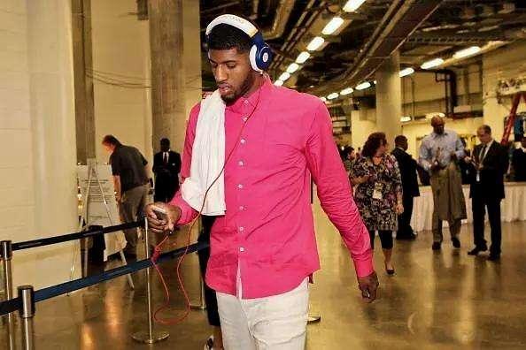 英超首次密集赛程开启，曼城瞄准19连胜纪录，热刺迎战连败克星纽卡斯尔（英超密集赛程启动，曼城冲击19连胜，热刺再战克星纽卡）