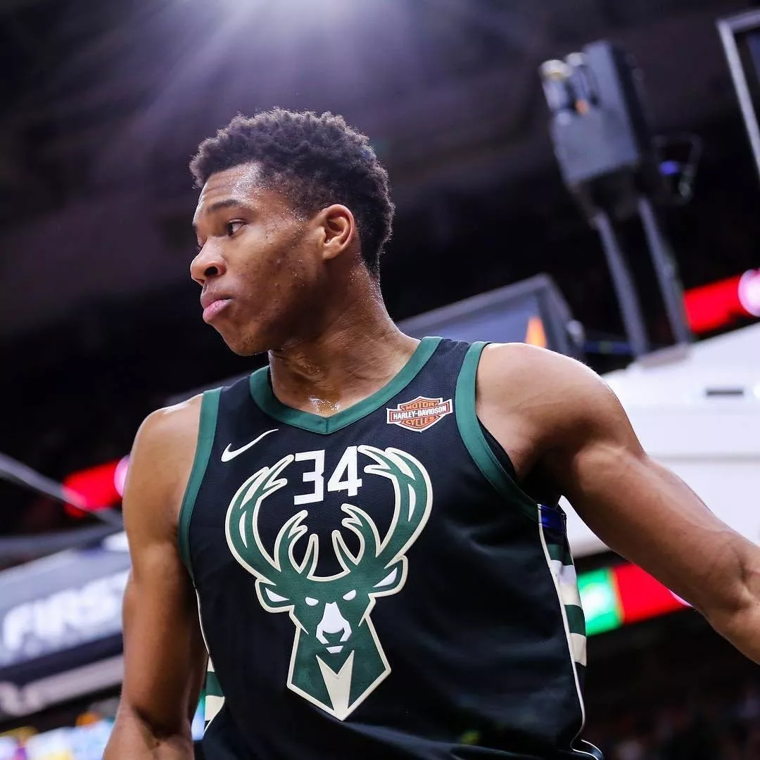 足球这项运动陪伴了我整个初高中，今天我十八岁了，...（十八岁这一天，致与足球相伴的初高中岁月）