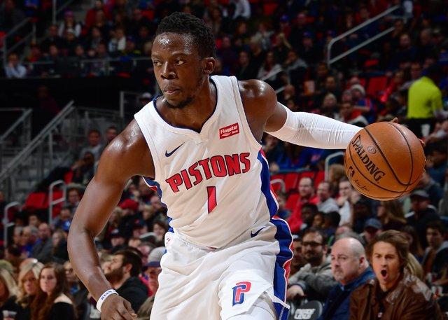 女足明星遭百万富翁跟踪骚扰，雇佣保镖应对（女足明星遭富豪纠缠跟踪，被迫雇保镖护身）