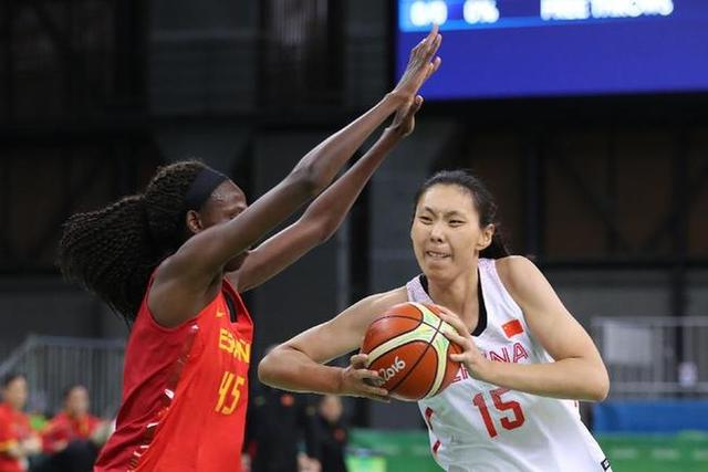 古利特：皇马3个前锋无球时做的太少，贝林厄姆成为受害者（古利特批评：皇马三前锋无球贡献过少，贝林厄姆成了牺牲品）