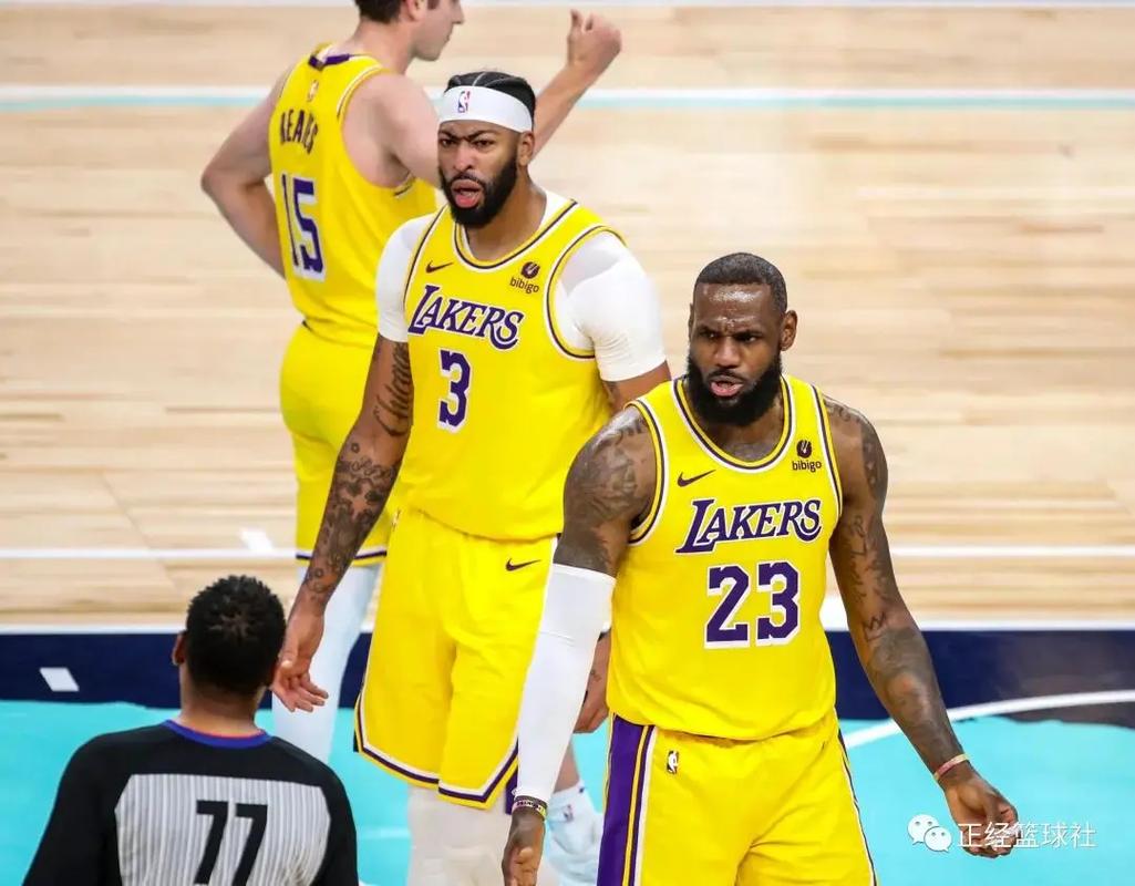 一周内两战同一对手！AC米兰先赢后输出局，防守进攻问题暴露！（一周两战同敌！AC米兰先胜后出局，攻防短板尽显）