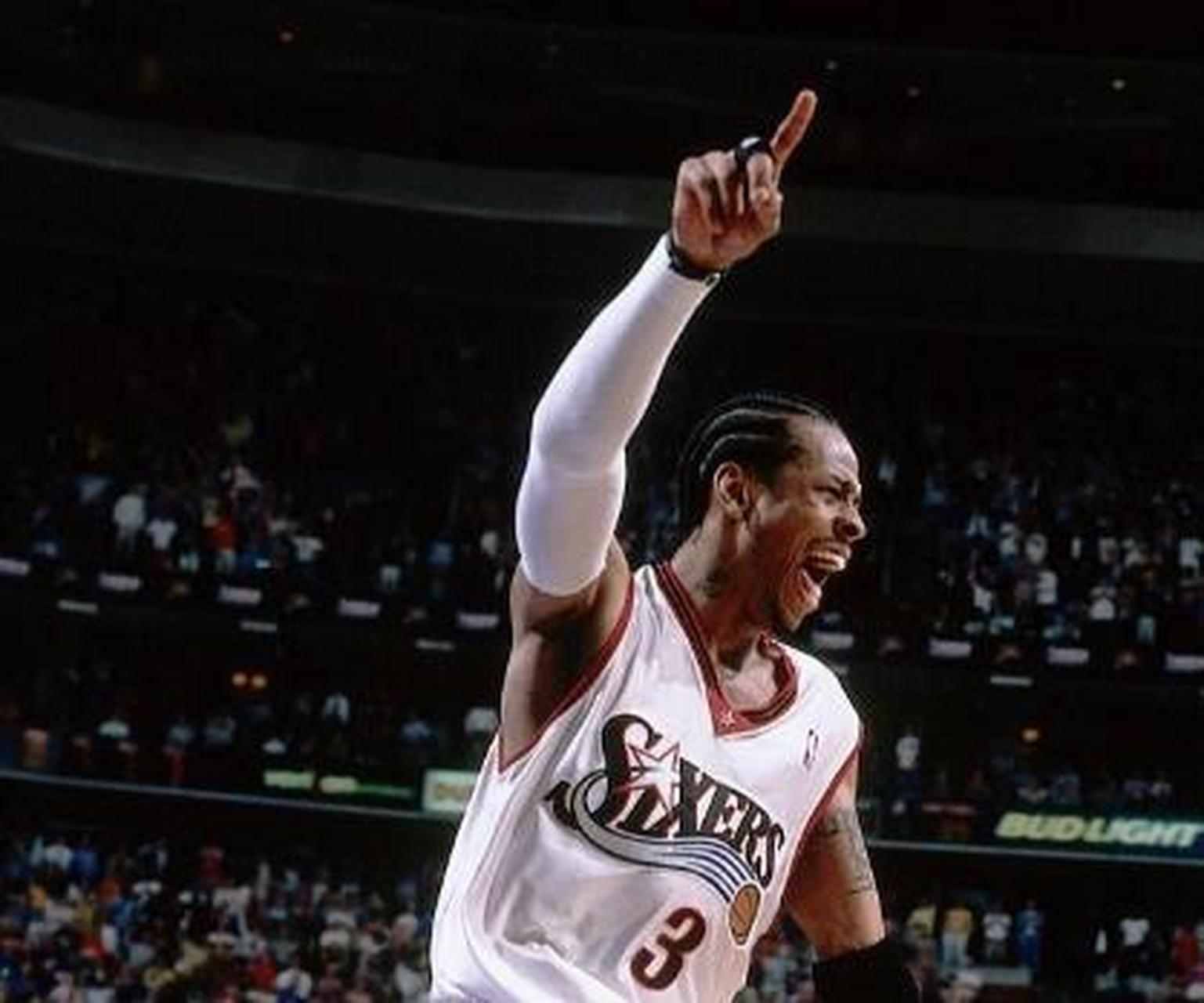 攻守兼备助博洛尼亚斩落领头羊那不勒斯，卢库米当选全场最佳（博洛尼亚力克榜首那不勒斯，卢库米攻防俱佳荣膺全场最佳）