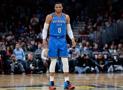 巴萨官方：邦马蒂已完成左腓骨骨折手术，预计恢复期为5个月（巴萨官宣邦马蒂左腓骨骨折接受手术，预计伤缺5个月）