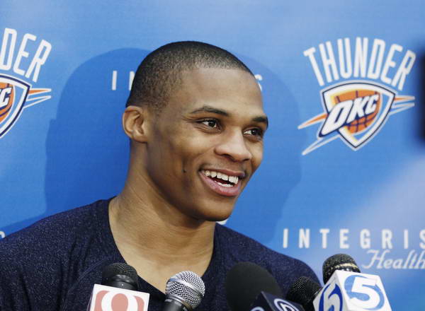 如此巴萨，怎能不爱？亚马尔助攻梅开二度，莱万攻入首球（怎能不爱这支巴萨？亚马尔两次助攻，莱万收获首球）