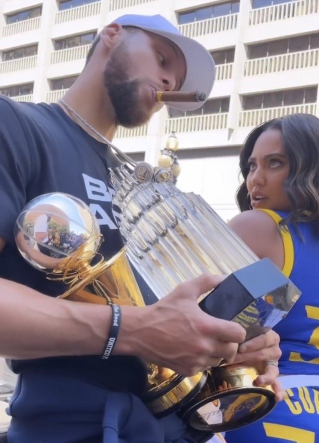 马切吉亚尼：奥古斯托客串不了右路；索默的扑救有问题（马切吉亚尼：奥古斯托不适合踢右路，索默的扑救存在问题）